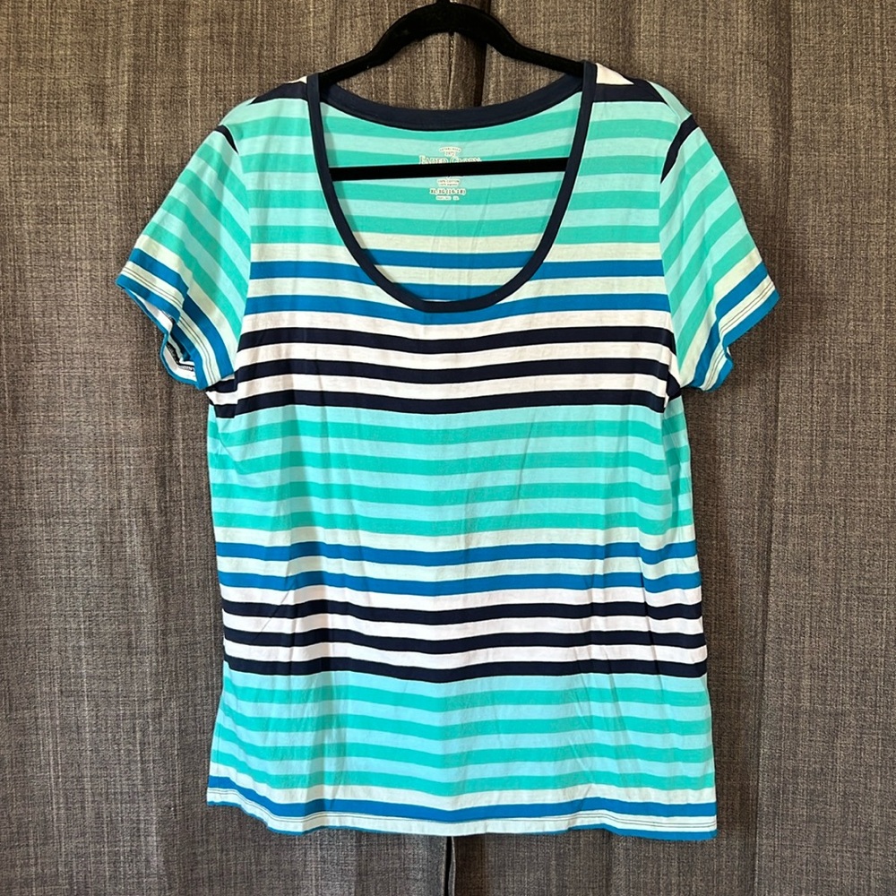 Faded glory striped blue and white short sleeve tshirt size XL
